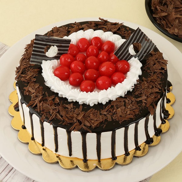 Send Yellow Roses with Black Forest Cake to Bangladesh